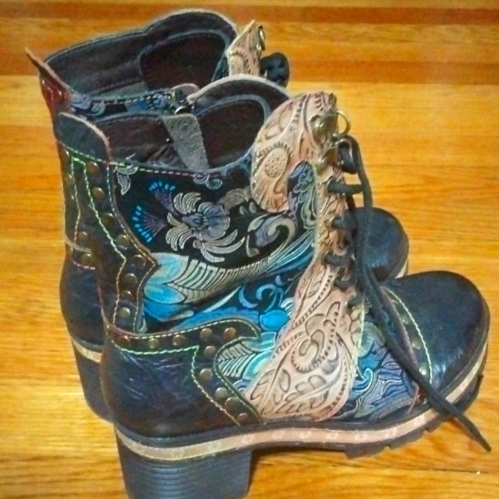 L'Artiste Danserve Combat Boots